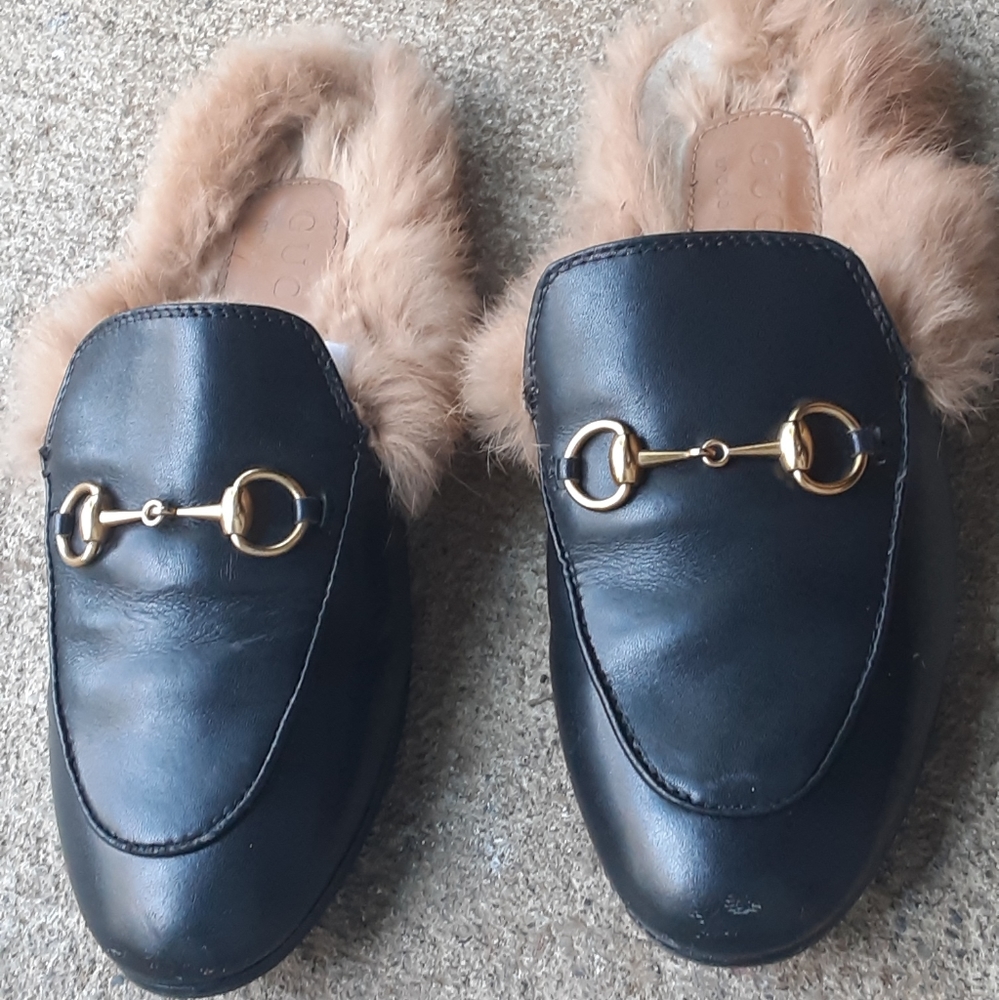 Gucci size 6 slides